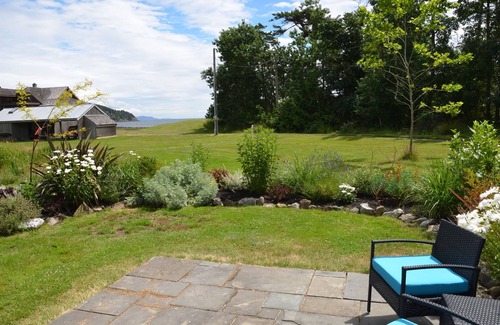 Hornby Island House | Barn Suite At Little Tribune Bay, Hornby Island