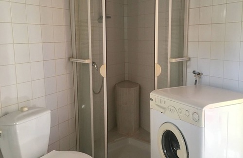 Saint-Jean-de-Thurac House | Barn-Traditional-Ensuite with Shower-Terrace