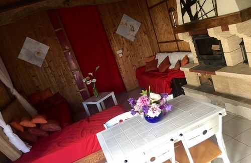 Saint-Jean-de-Thurac House | Barn-Traditional-Ensuite with Shower-Terrace