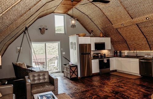 Sugar Grove Cabin | Barn Vibes: Hot Tub, Tube Slide, Fishing Pond & Petting Zoo?