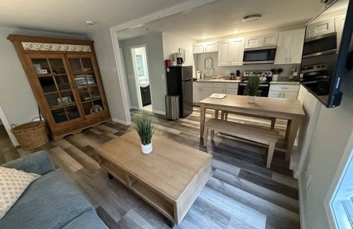 Hampton Apartment | Barnacle Bay - Perfect Location Near The Beach