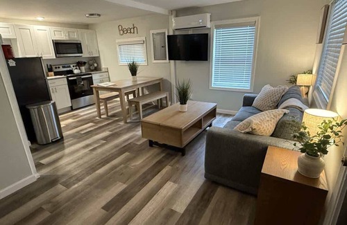 Hampton Apartment | Barnacle Bay - Perfect Location Near The Beach
