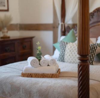 Moreton House | Barnacre Green Cottage - Eco-cottage with private hot tub & pool access