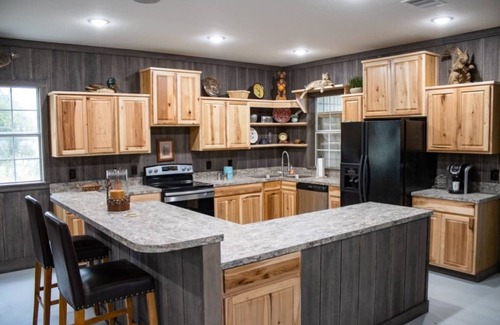 Brandon House | Barndominium located just 20 minutes from the heart of downtown Waxahachie,TX.