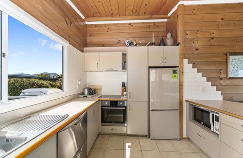 Taupo House | Barne the Bentley - Taupo Holiday Home