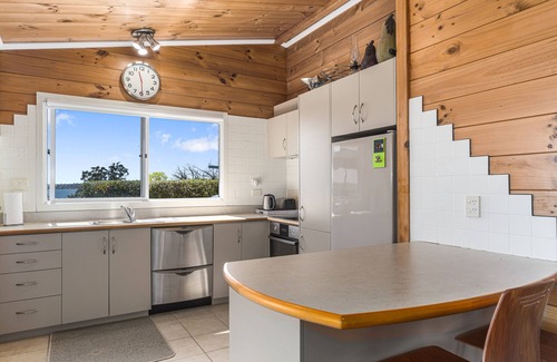 Taupo House | Barne the Bentley - Taupo Holiday Home