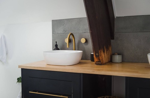 Gladstone Other | Barney Church House