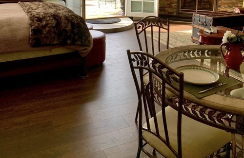 Santa Rosa House | BARNITA: Vineyard view / Quiet Country Setting.