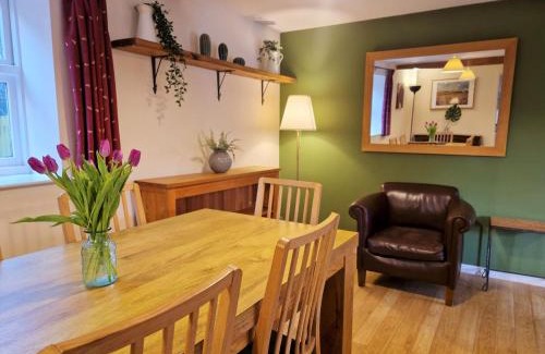 Ivinghoe House | Barnyard Cottage