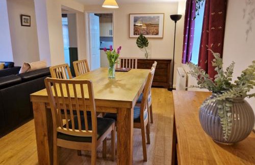 Ivinghoe House | Barnyard Cottage
