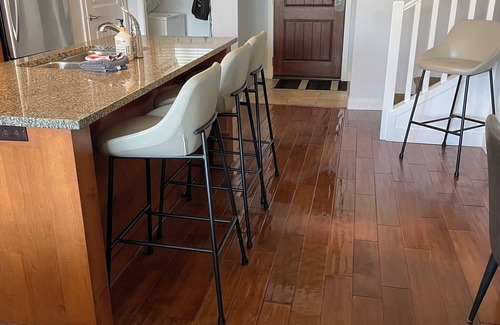 Westbank House | Barona Beach Lakefront Luxury in front of world class wineries