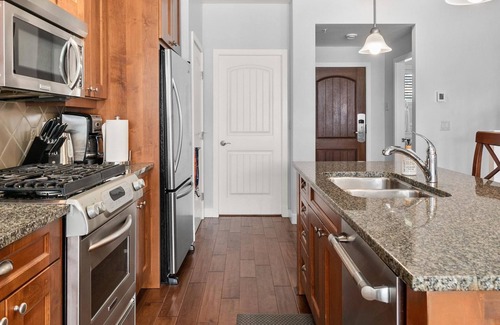 Westbank House | Barona Beach Lakefront Luxury in front of world class wineries