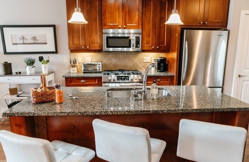 Westbank House | Barona Beach - Lakehouse