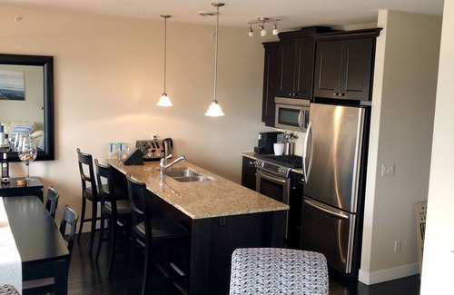 Westbank Condo | Barona Beach Luxury Lake Front Condo/W Boat Slip, West Kelowna,
