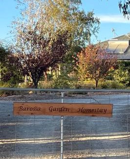 Williamstown House | Barossa Garden Homestay