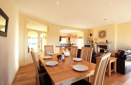 Kenmare Villa | Barr Cill Atha