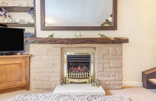 Tideswell House | Barr Cottage