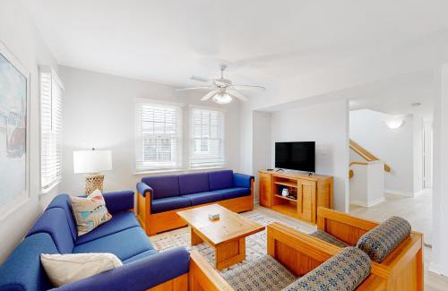 Buxton House | Barracuda #2B-CAC