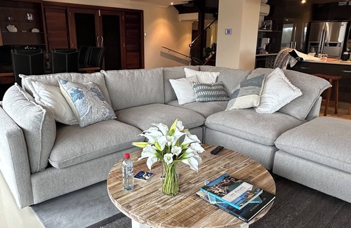 Eimeo House | Barralong Where Two Waters Meet Is True Luxury Right on the Whitsunday Coast