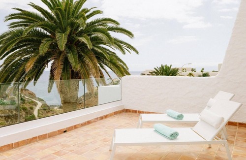 Costa Adeje Villa | Barranco del Mar: 4BR- heated pool.