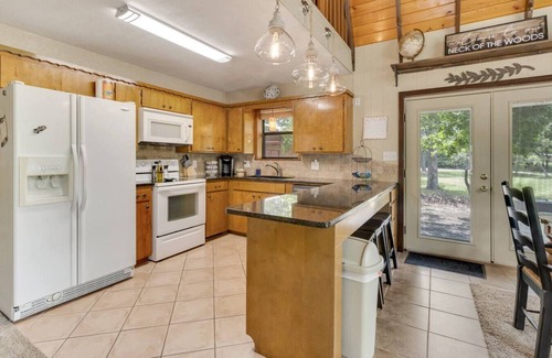 Eufaula House | Barrel Cabin at Sandy Bass Bay!