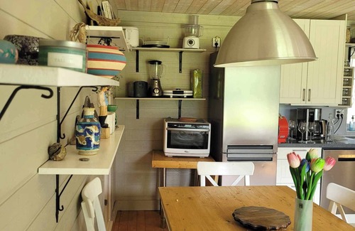 Ytterhogdal Cabin | Barrets Place by the Lake. 5 Minutes From the Beach and Kayak Centre