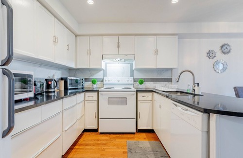 Barrie House | Barrie downtown home rental
