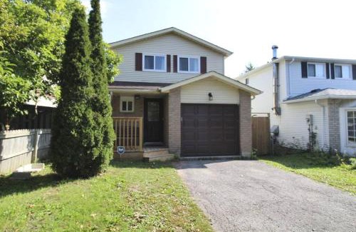 Barrie House | Barrie House near to all amenities