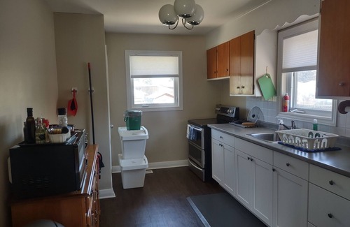 Barrie House | Barrie North Retreat - Quiet and Friendly