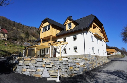 Sankt Georgen am Kreischberg Apartment | Barrier-free 85m2 apartment with garden access, pets allowed