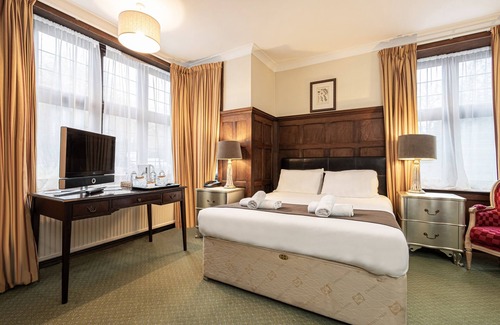 Crawley Hotel | Barrington Lodge