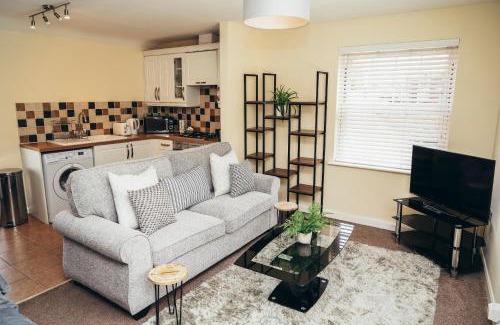 Castle Donington Apartment | Barroon Castle Apartments, Near Airport, Free Parking, By DerBnB