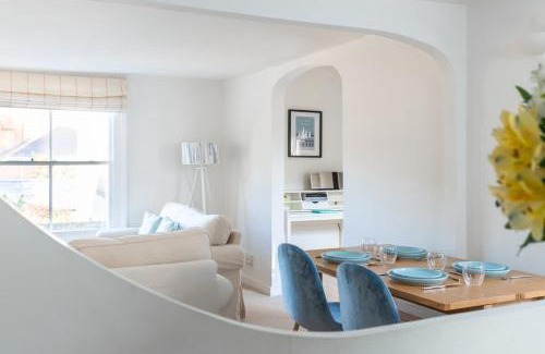 Cowes House | Bars Hill Cottage
