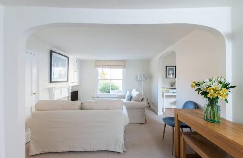 Cowes House | Bars Hill Cottage