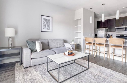 Katy Apartment | Barsala l Bright 2BD Apt: Grill Stations, fast Wi-Fi