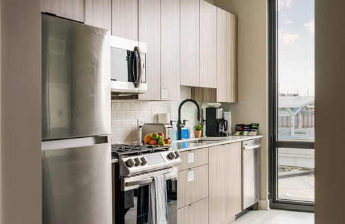 Uptown House | Barsala l Bright Studio with full kitchen