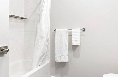 Wayne Apartment | Barsala l Chic 1BD Near B&O Trail in Avon/Brownsburg!