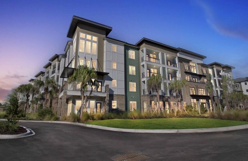 Southside Apartment | Barsala l Cozy 1BD in the Bartram Park area!