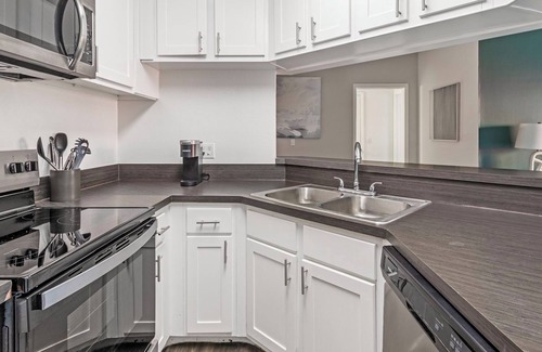 Sunbeam Apartment | Barsala l Cozy 2BD Apartments at Timberwalk, Jacksonville