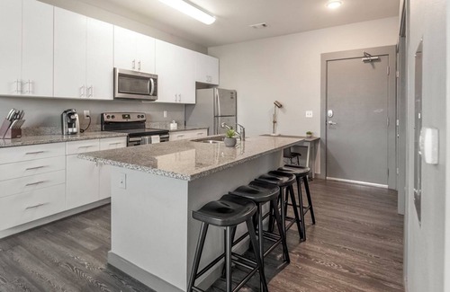 University District Apartment | Barsala l Designer 4BD Stay with Downtown Access