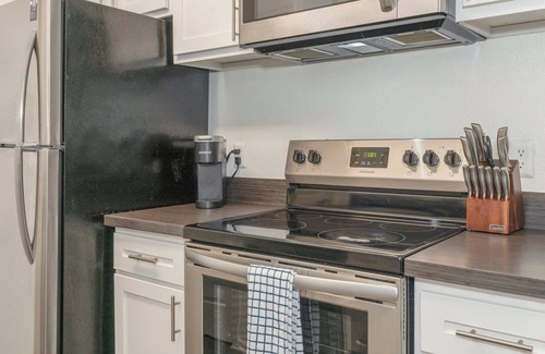 Sunbeam Apartment | Barsala l Fully furnished 1BD, fast Wi-Fi, Gym