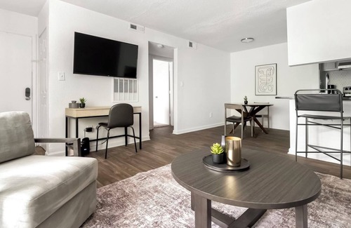 Winston - Salem Apartment | Barsala l Modern 2BD in Northcliffe Forest w/large closets