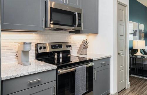 Buda Apartment | Barsala l Stylish Studio Near Plum Creek; Fitness Center