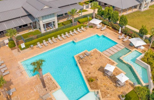 Buda Apartment | Barsala l Stylish Studio Near Plum Creek; Fitness Center