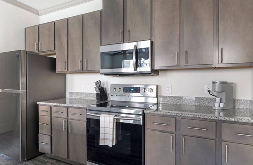 Shadow Glen Apartment | Barsala l Work-Friendly Stay w/Fast Wi-Fi & Gym Access