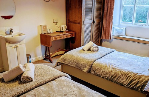 Blakesley Bed & Breakfast | Bartholomew Arms
