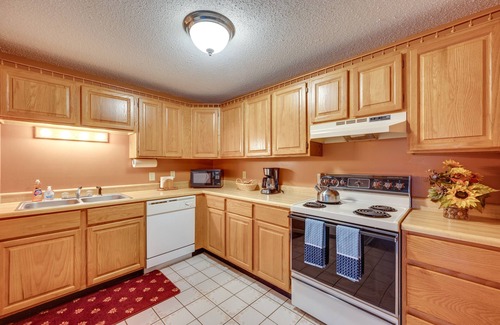 Bartlett Condo | Bartlett Mtn Retreat: 1 Mi to Attitash Ski Lifts