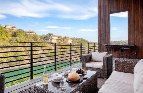 Apache Shores House | Barton by AvantStay Lake Views w Hot Tub Pool Ping Pong
