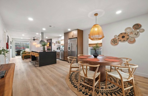 Barton Hills House | Barton Hills Home + Hot Tub - Magdalena 2!