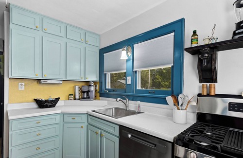 Bartonville House | Bartonville 3BR |Peloton + Work Space |5mi Airport